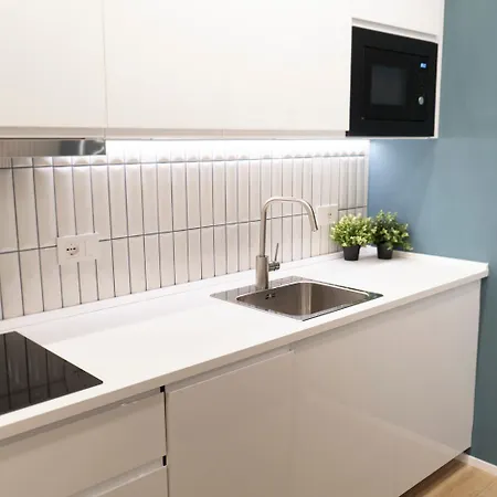 Bos1 - Station • New Chic • Apartment