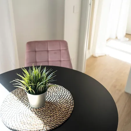 Apartment Bos1 - Station • New Chic • *