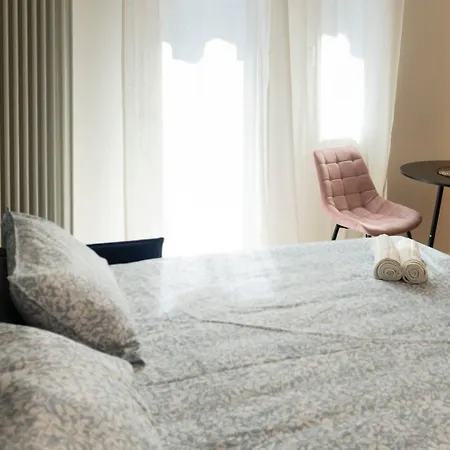 Bos1 - Station • New Chic • Apartment Milan